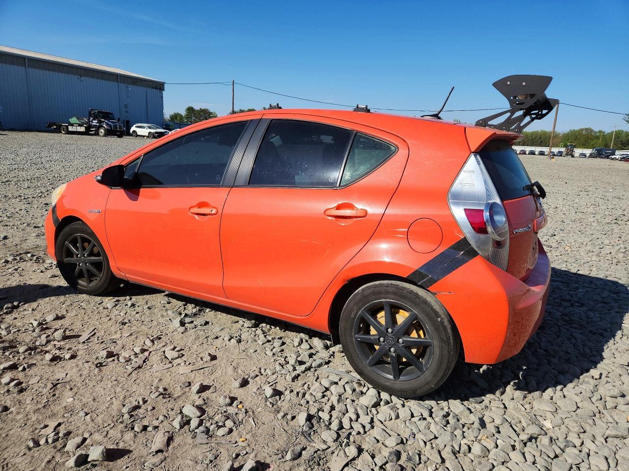 2012 Toyota Prius C Three - Фото 2