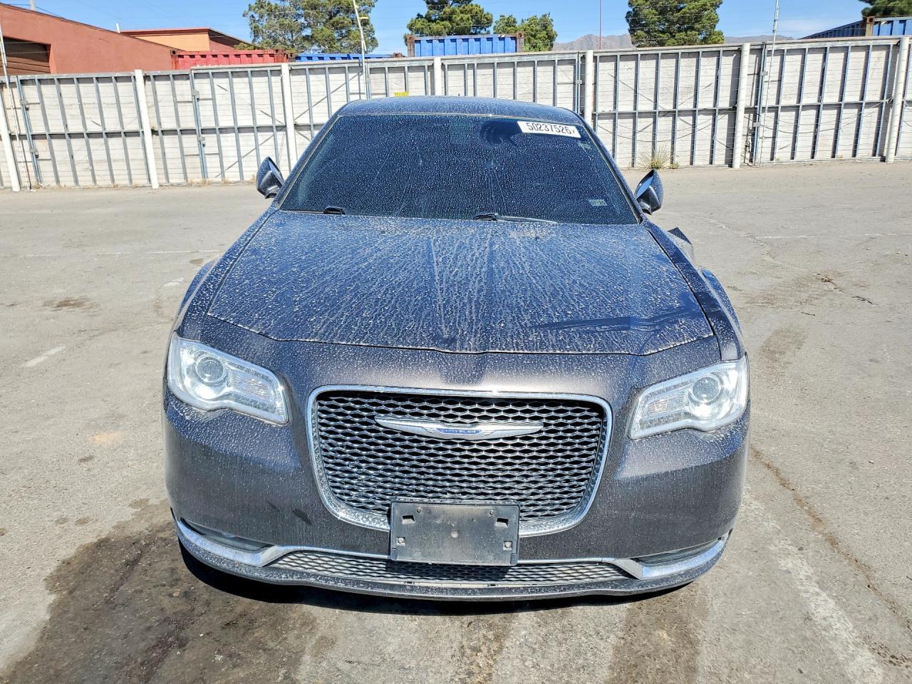 2019 Chrysler 300 Touring - Фото 5