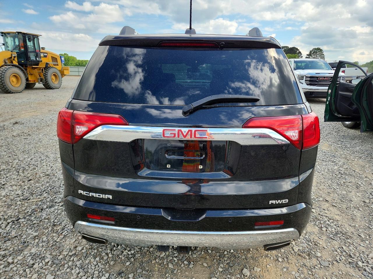 2017 GMC Acadia Denali - Фото 6