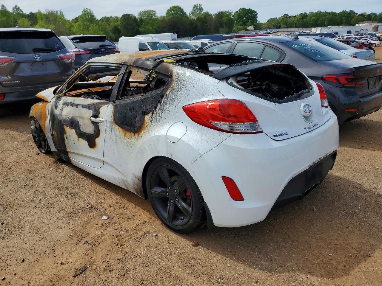 2013 Hyundai Veloster Base - Фото 2