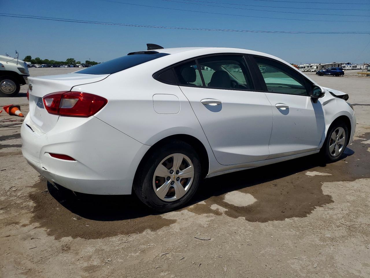 2018 Chevrolet Cruze Ls - Image 3