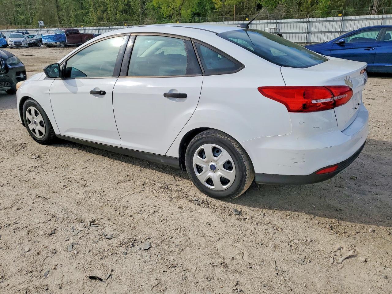 2016 Ford Focus S - Image 2