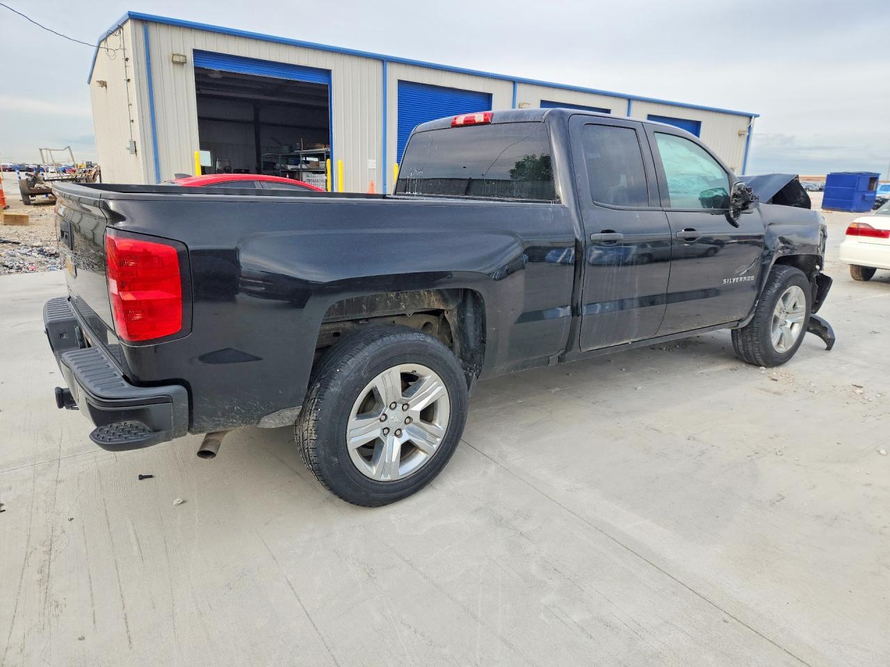 2016 Chevrolet Silverado C1500 Custom - Фото 3