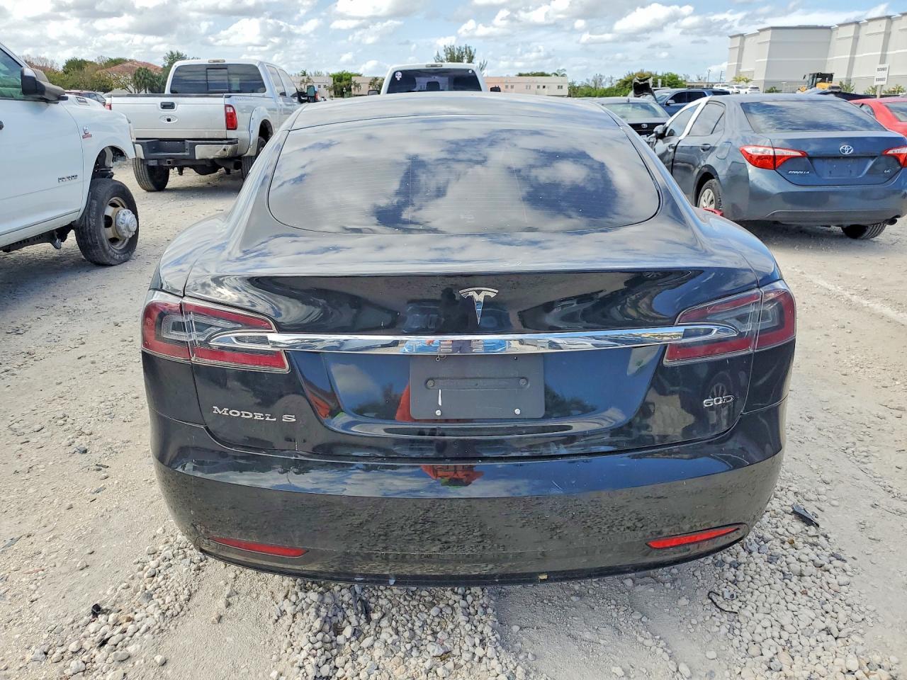 2017 Tesla Model S - Фото 6