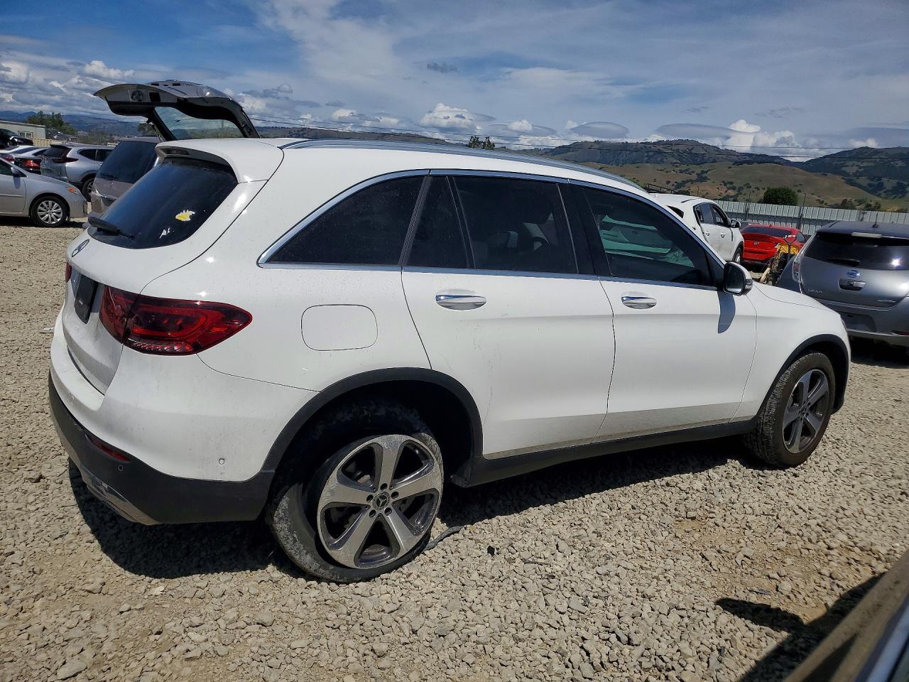 2022 Mercedes-Benz Glc 300 - Фото 3