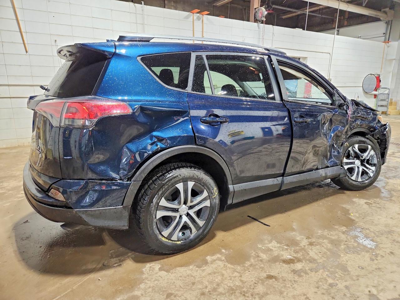 2017 Toyota Rav4 Le - Фото 3