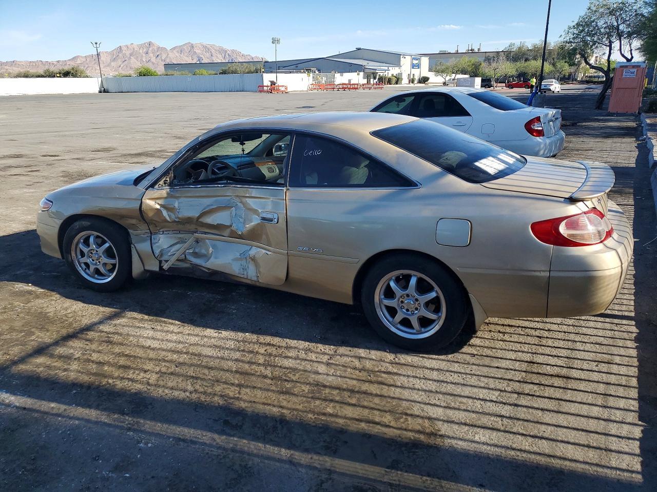 2002 Toyota Camry Solara Se - Фото 2