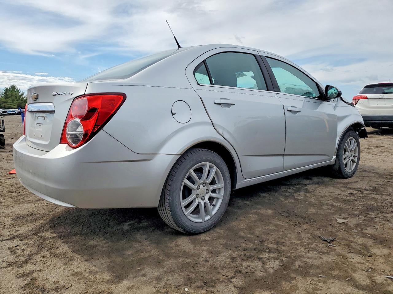 2013 Chevrolet Sonic Lt - Фото 3
