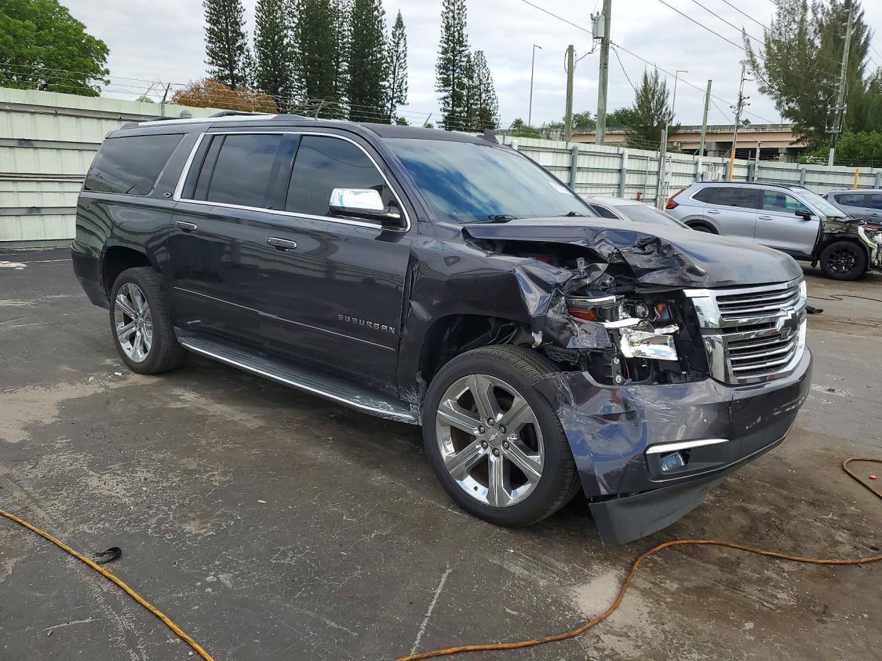 2016 Chevrolet Suburban C1500 Ltz - Image 4