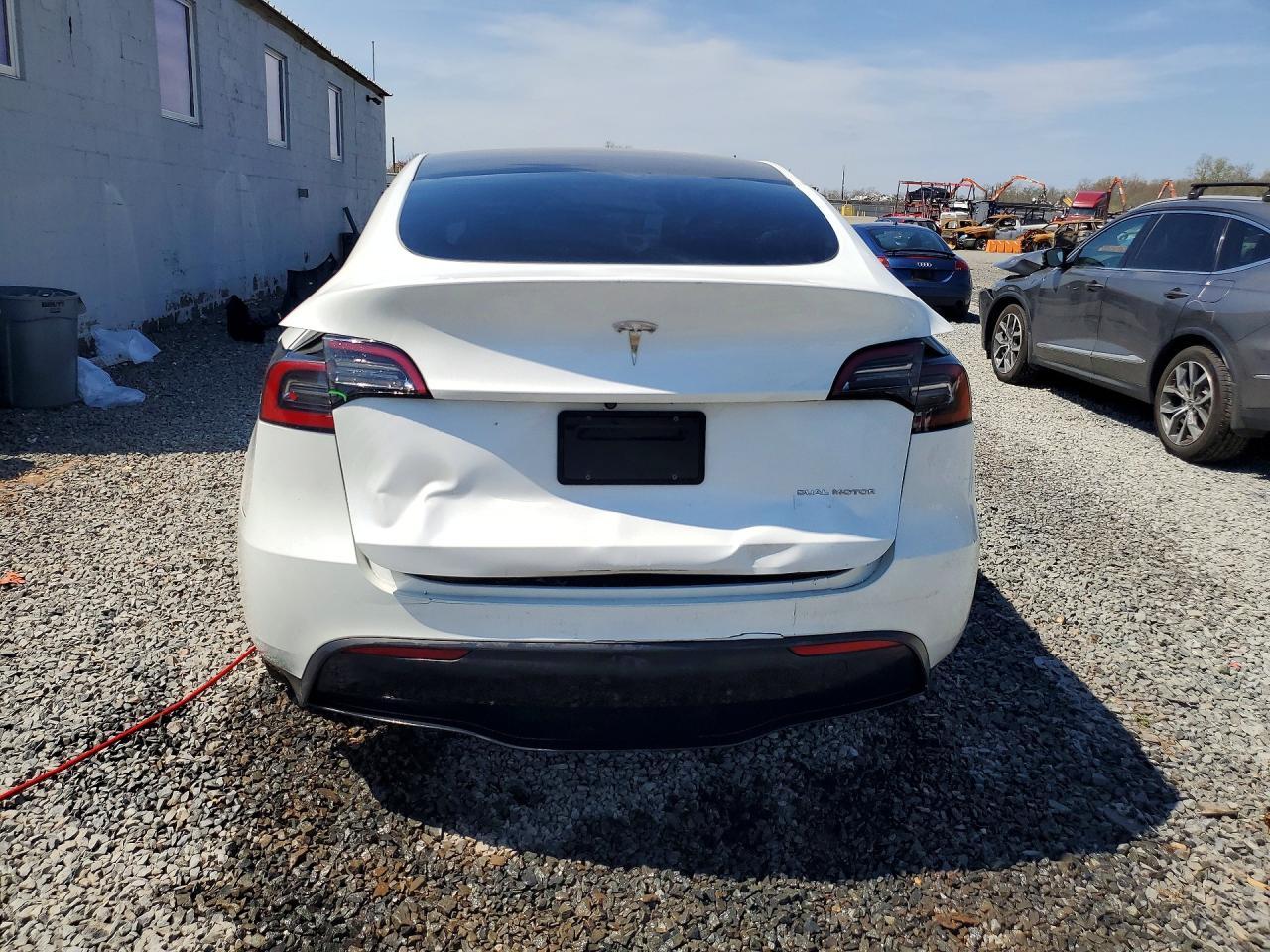 2023 Tesla Model Y - Image 6