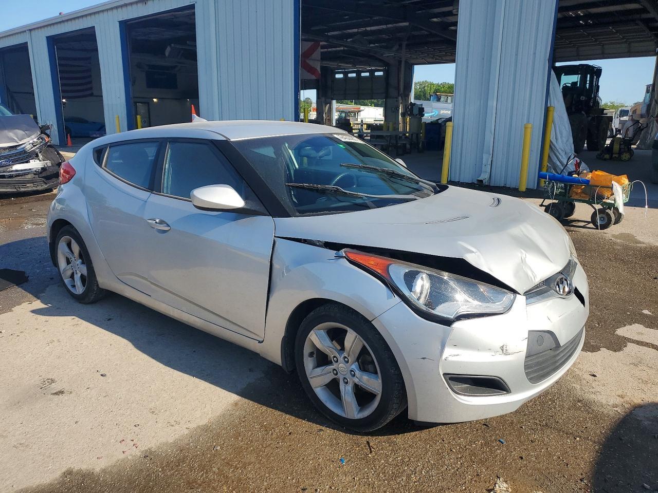 2014 Hyundai Veloster Base - Image 4