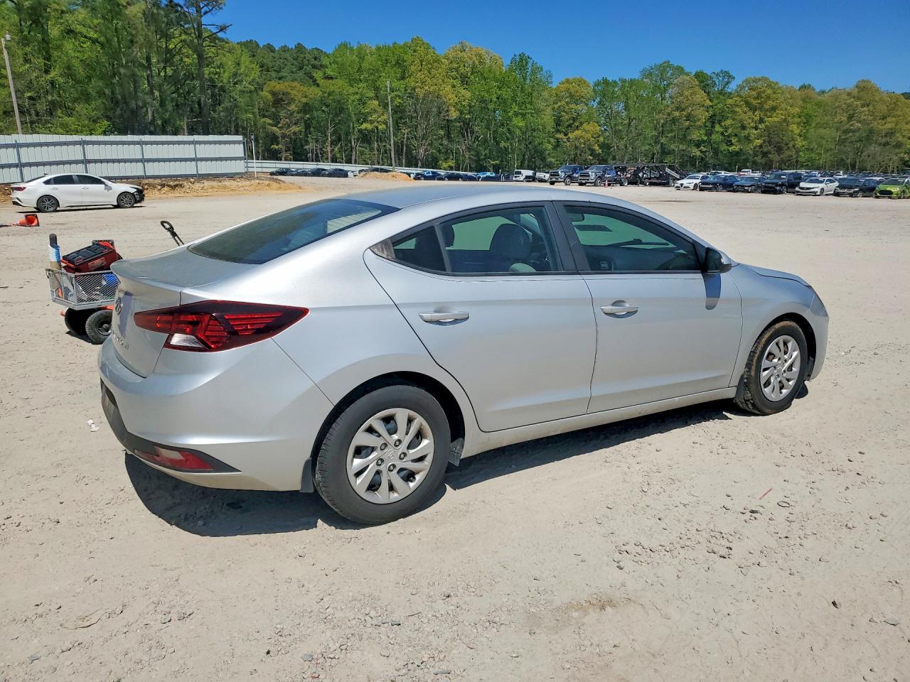 2020 Hyundai Elantra Se - Фото 3