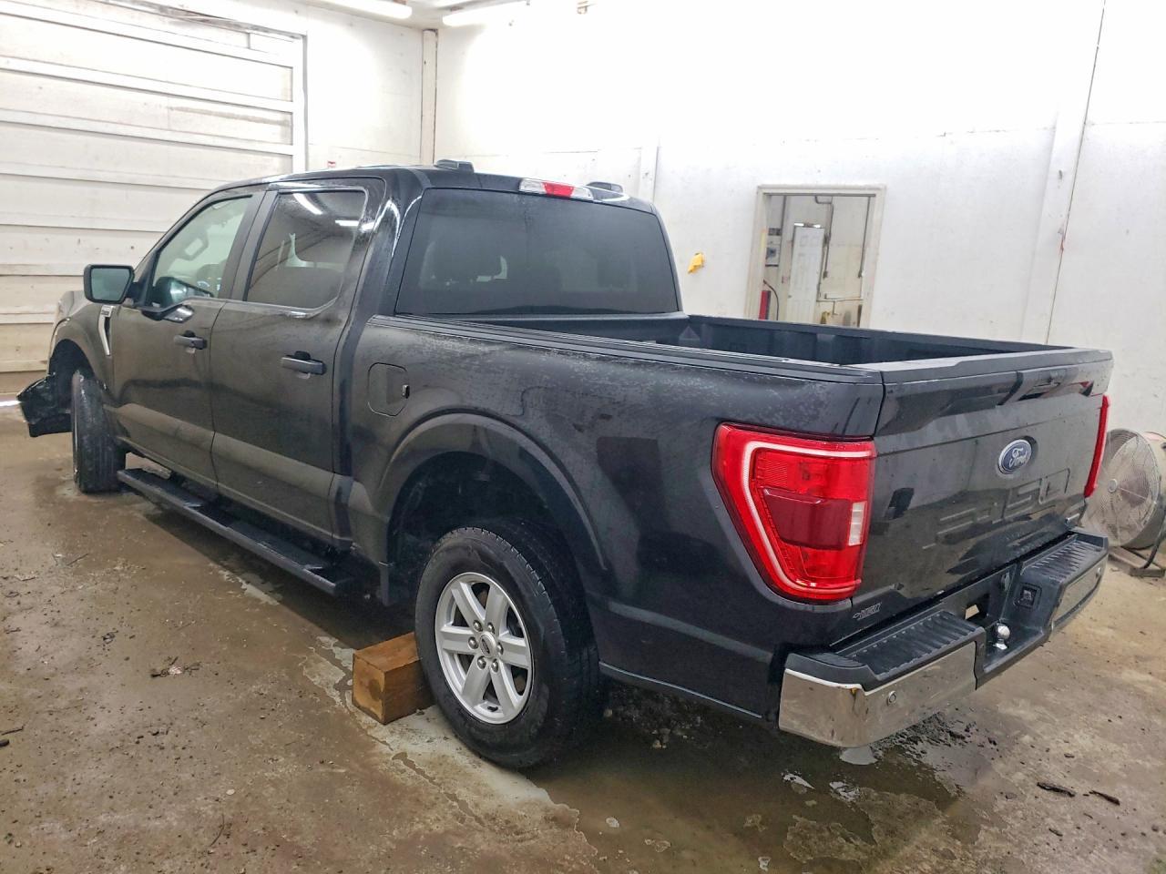 2023 Ford F150 Supercrew - Фото 2