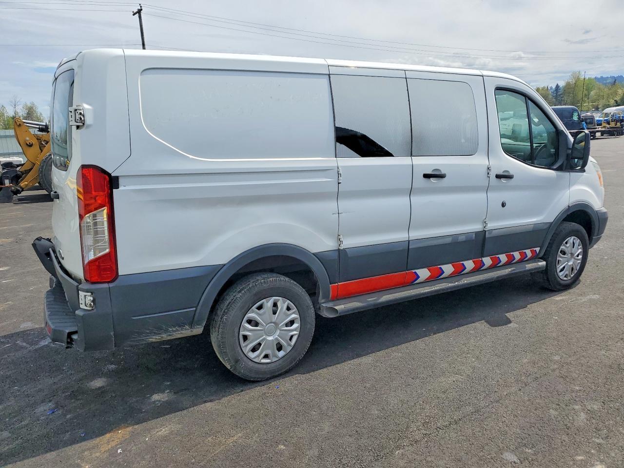 2015 Ford Transit T-250 - Фото 3
