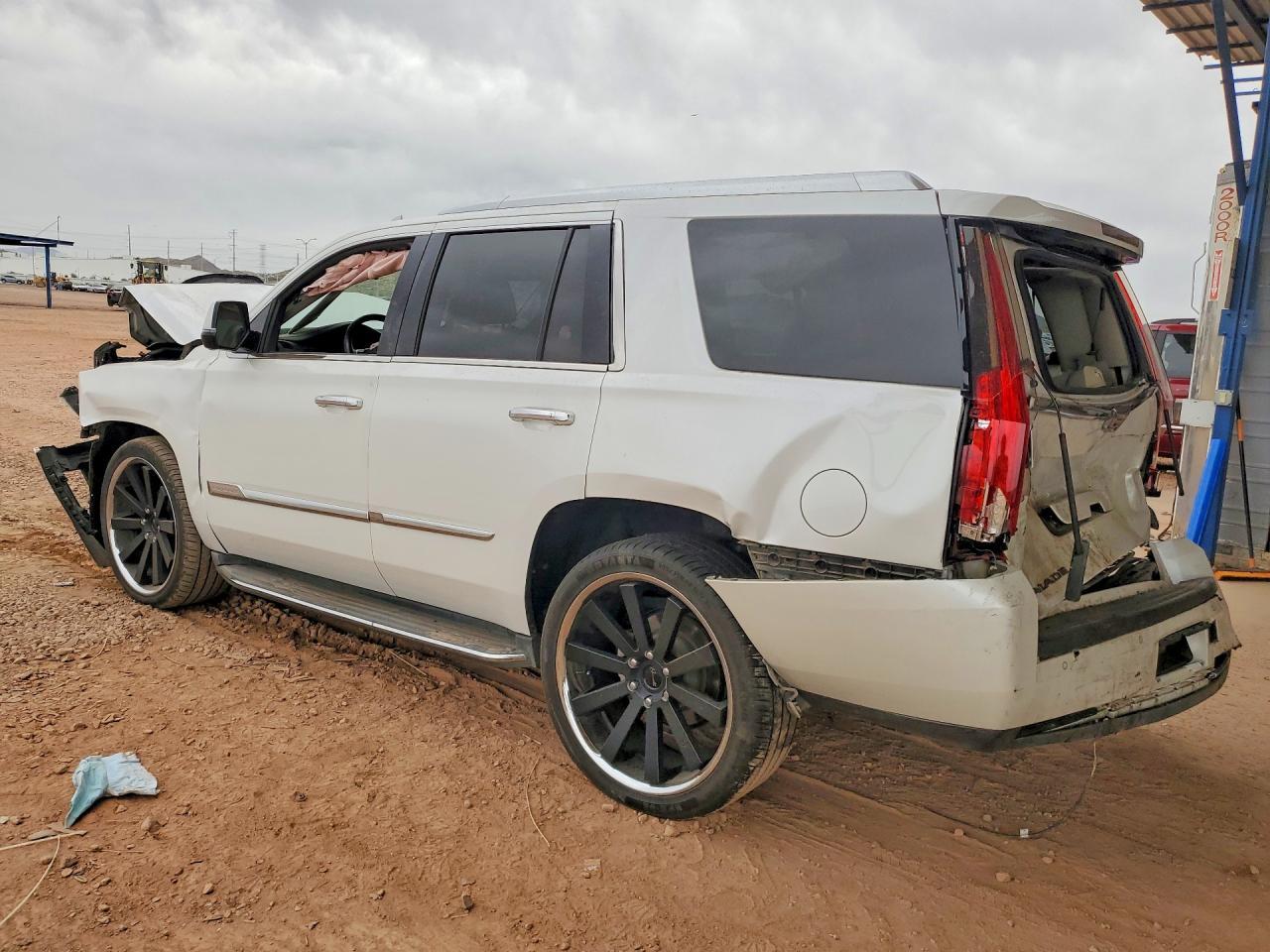 2016 Cadillac Escalade Luxury - Фото 2