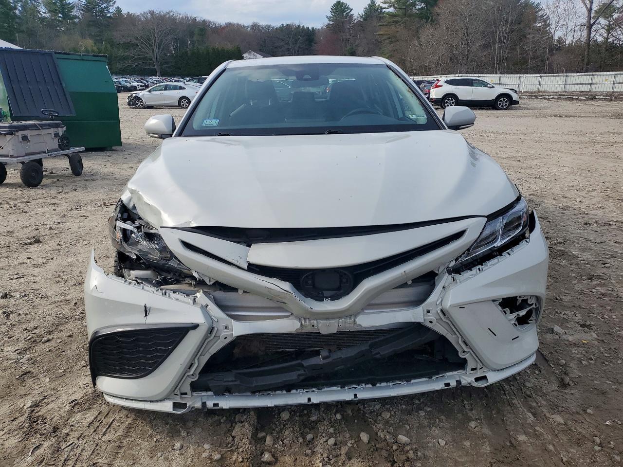 2022 Toyota Camry Se - Фото 5