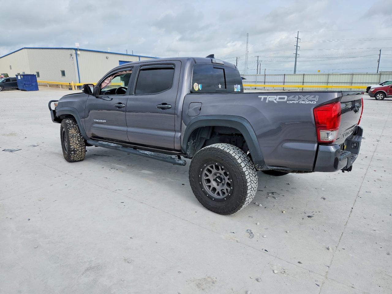 2017 Toyota Tacoma Trd Off-Road - Image 2