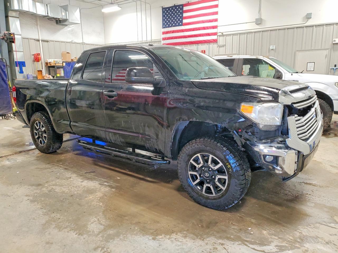 2016 Toyota Tundra Double Cab Limited - Image 4