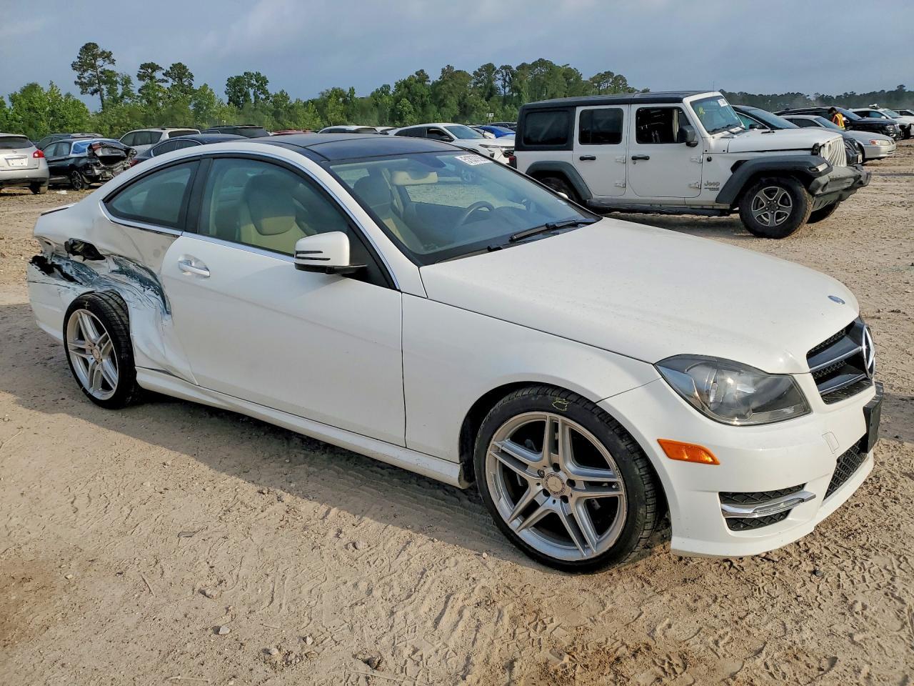 2014 Mercedes-Benz C 250 - Image 4
