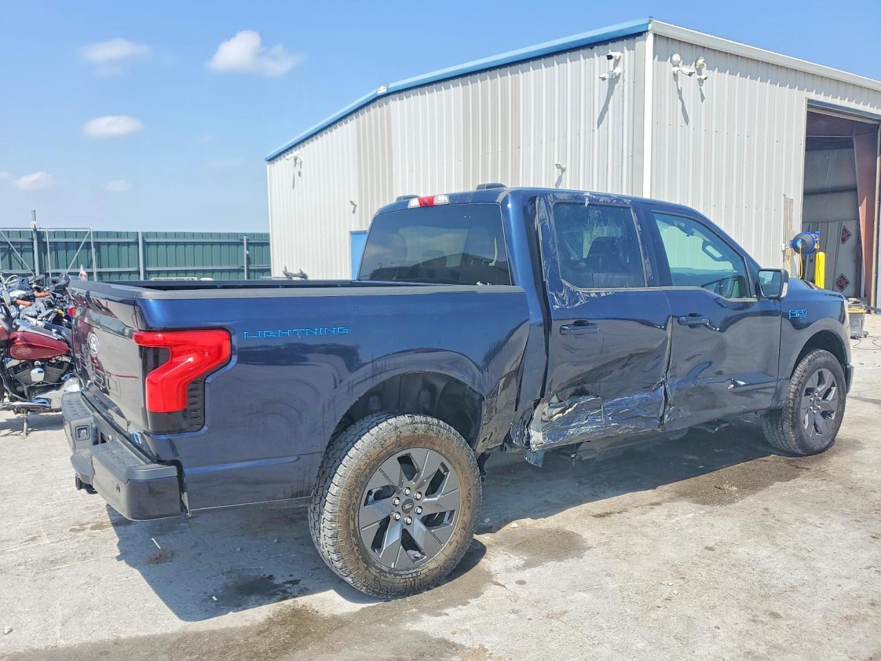 2024 Ford F150 Lightning Xlt - Image 3