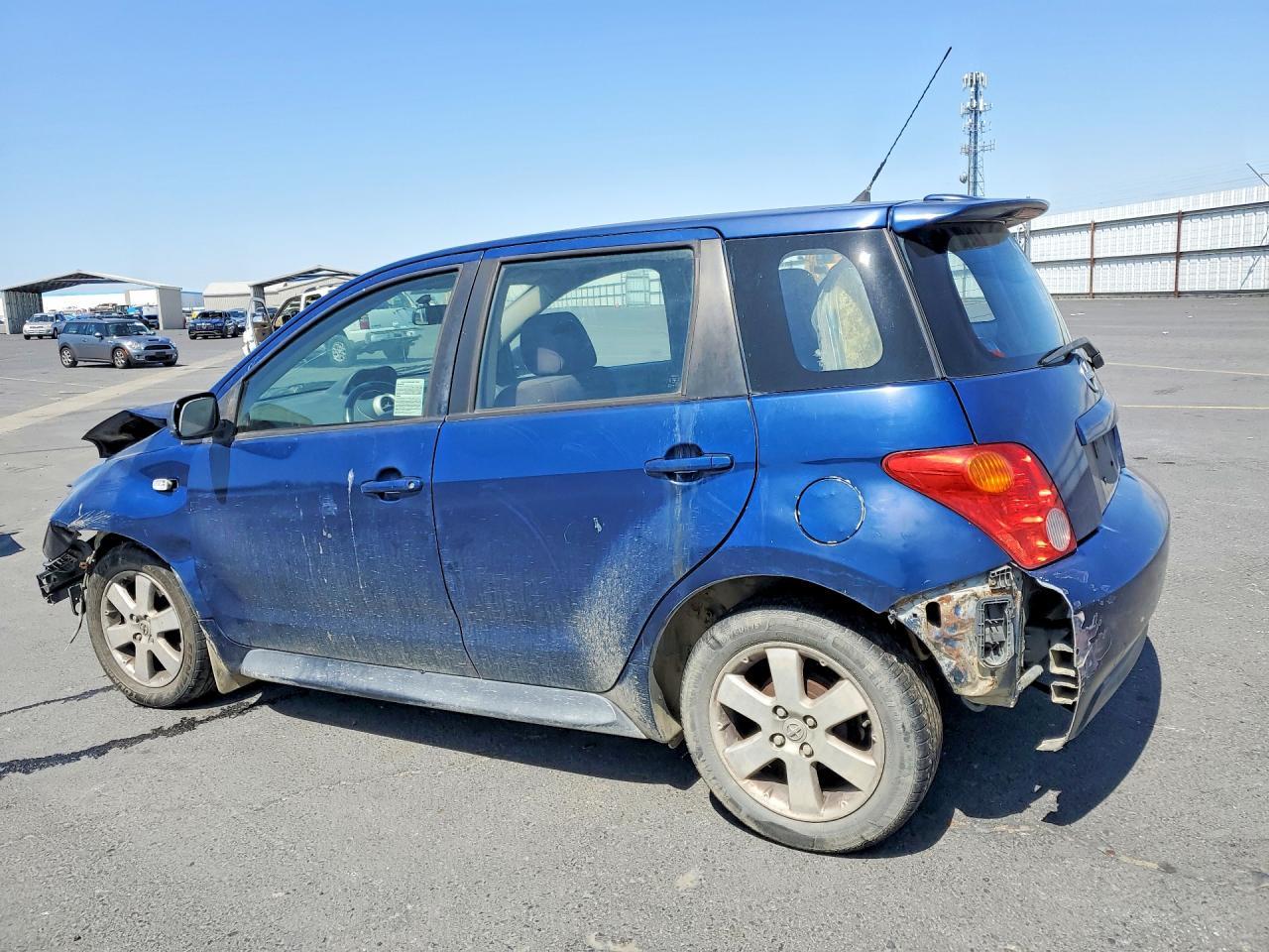 2004 Scion Xa Base - Фото 2