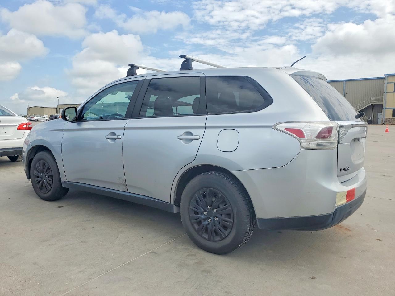 2014 Mitsubishi Outlander Es - Фото 2