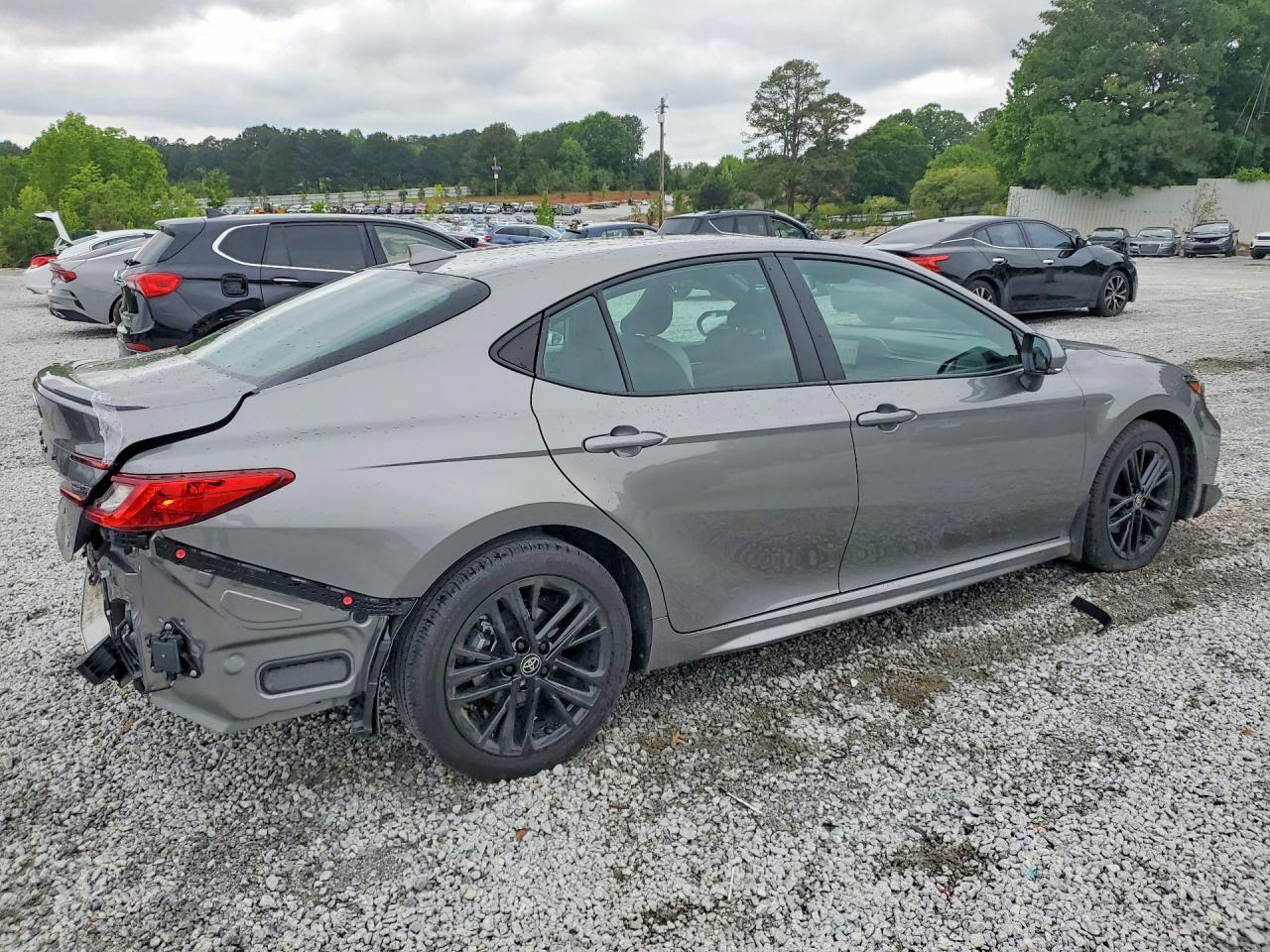 2025 Toyota Camry Se - Фото 3