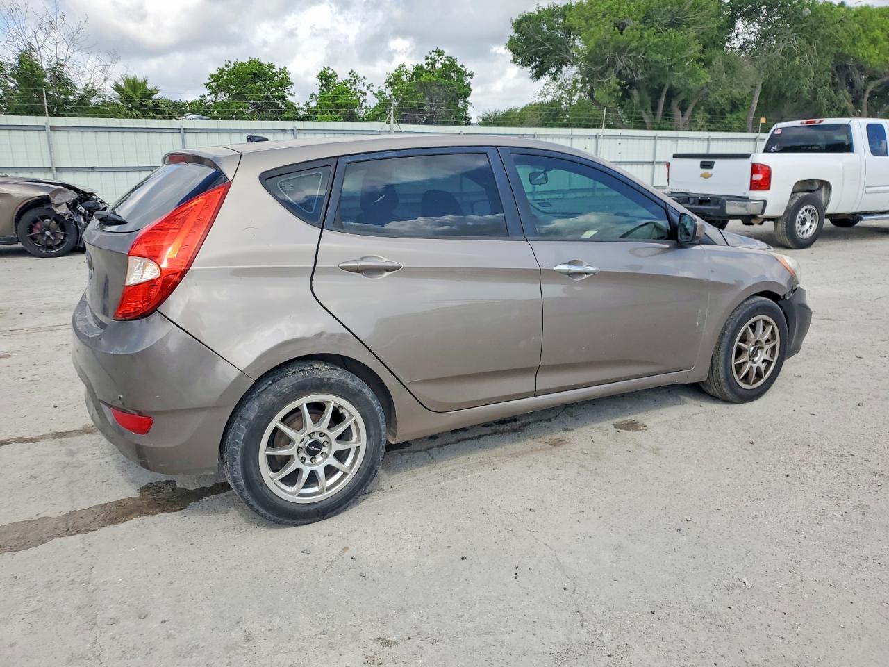 2013 Hyundai Accent Gs - Фото 3