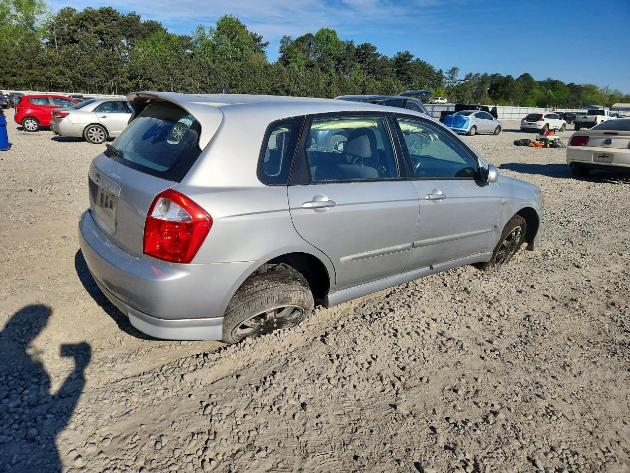 2005 Kia Spectra Spectra5 - Image 3