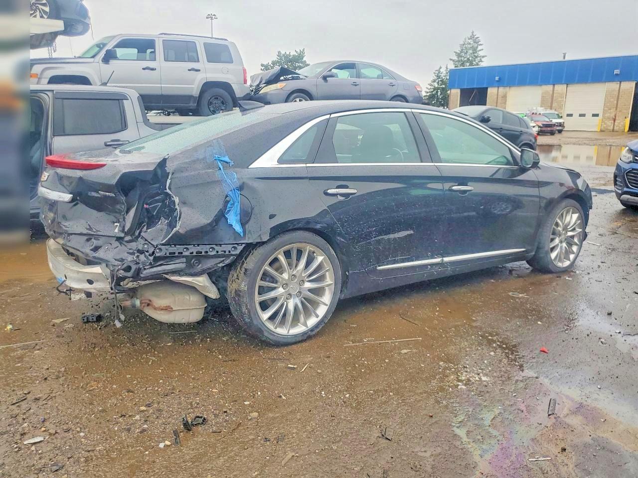 2016 Cadillac Xts Platinum - Image 3