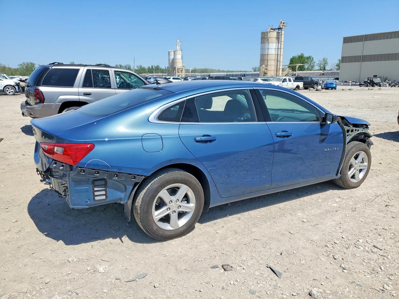 2025 Chevrolet Malibu Ls - Фото 3
