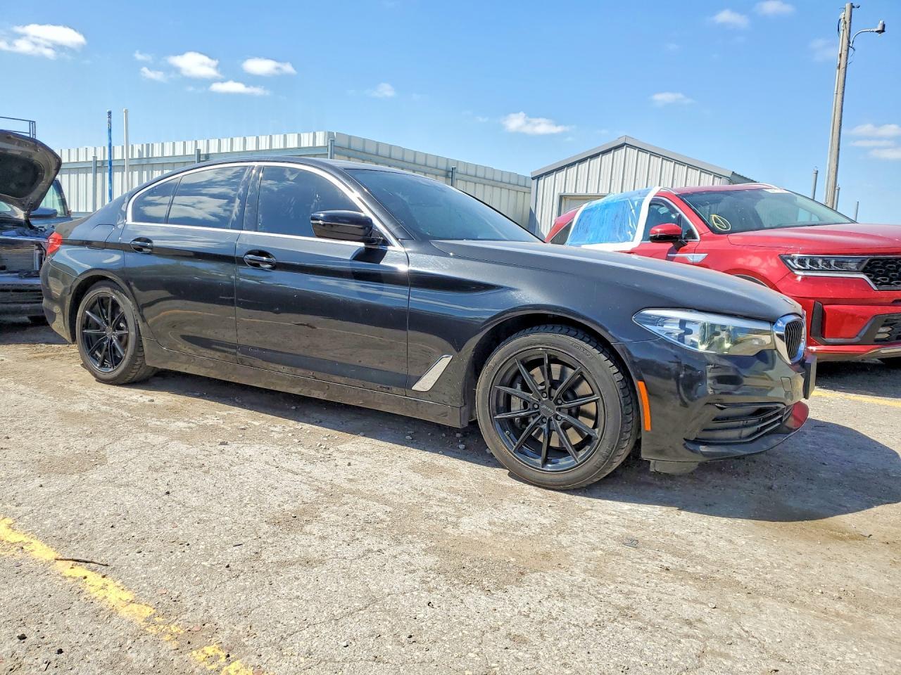 2019 BMW 530 I - Image 4