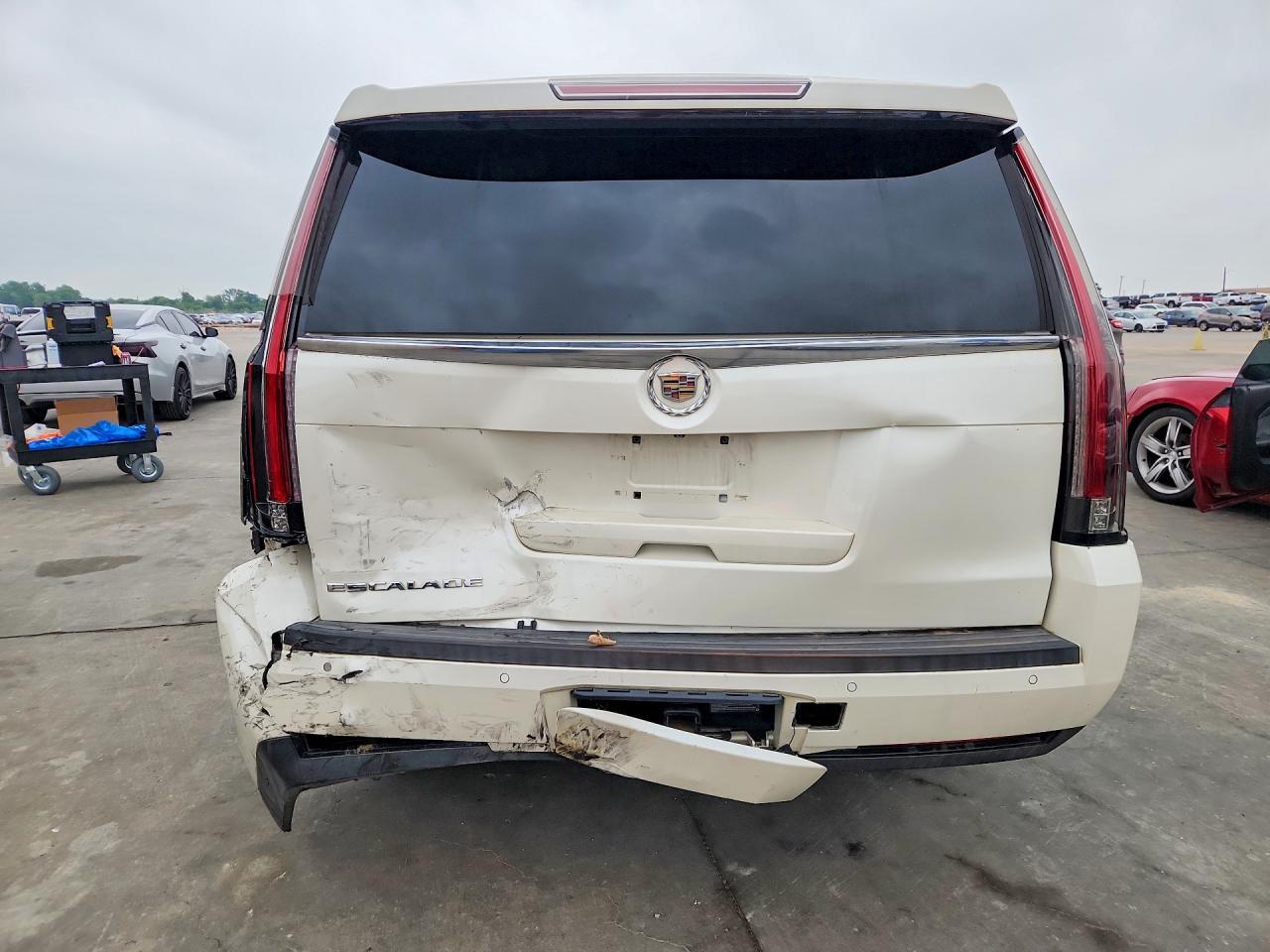 2015 Cadillac Escalade Luxury - Фото 6