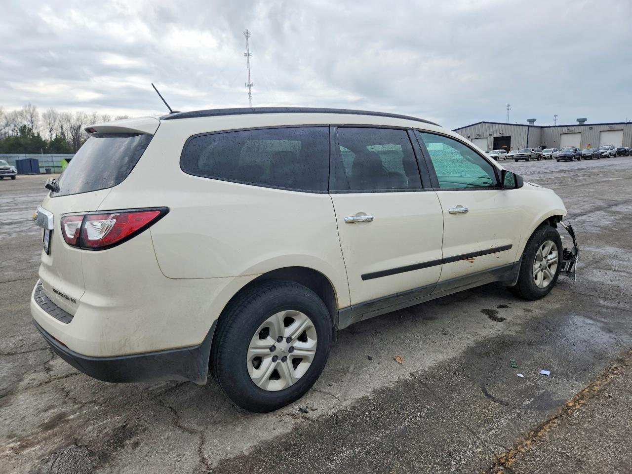 2014 Chevrolet Traverse Ls - Image 3