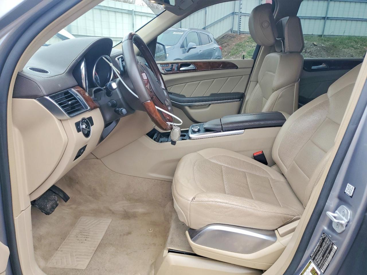 2015 Mercedes-Benz Gl 550 4Matic - Image 7