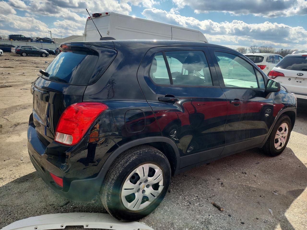 2017 Chevrolet Trax Ls - Image 3