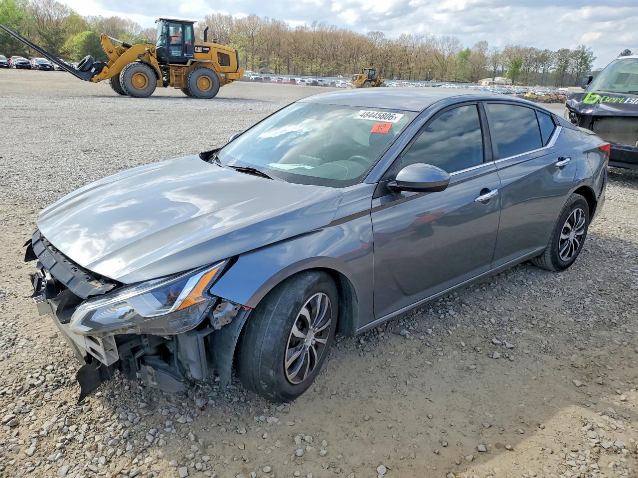 2020 Niss Altima S