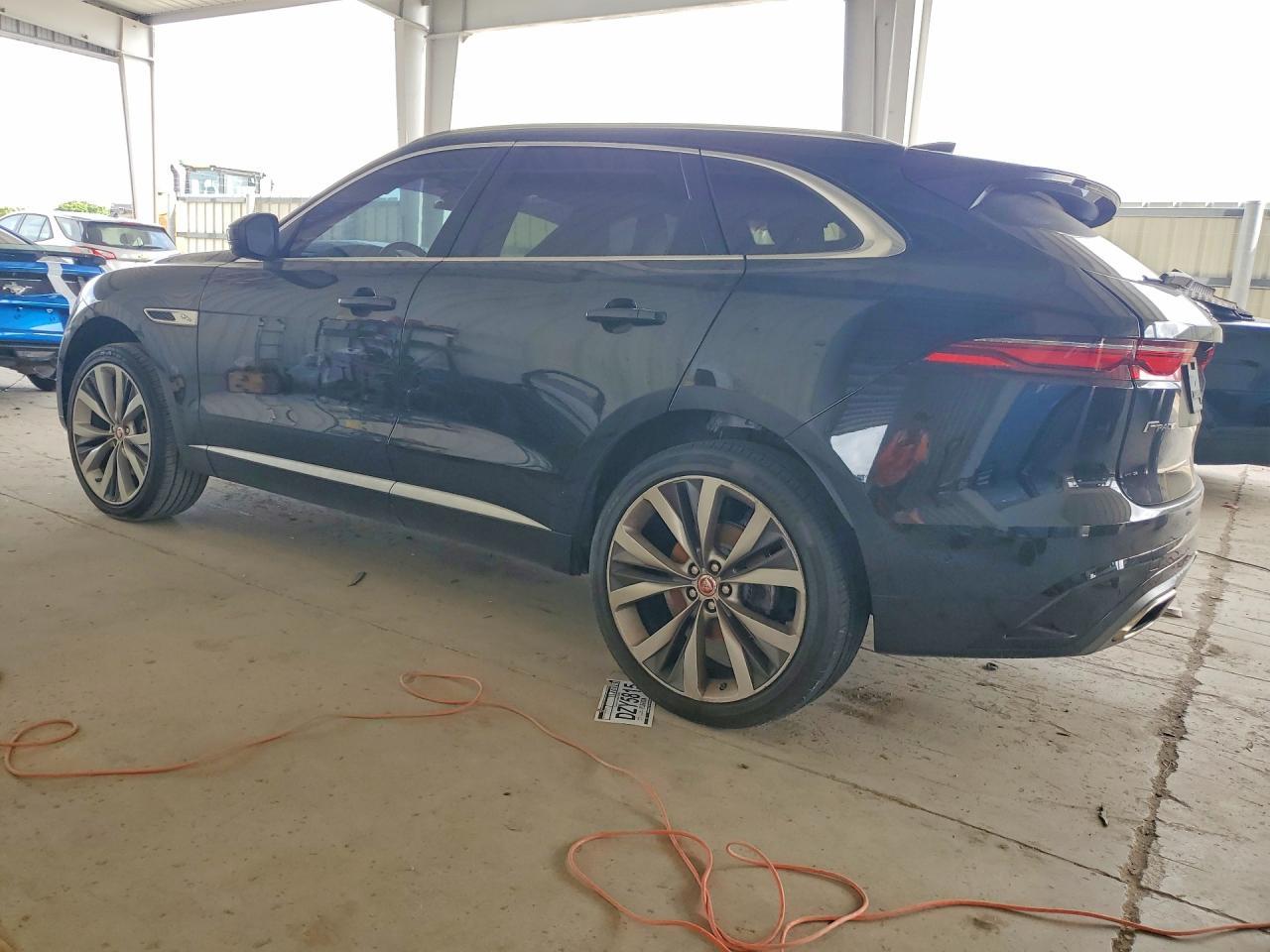 2021 Jaguar F-Pace R-Dynamic S - Фото 2