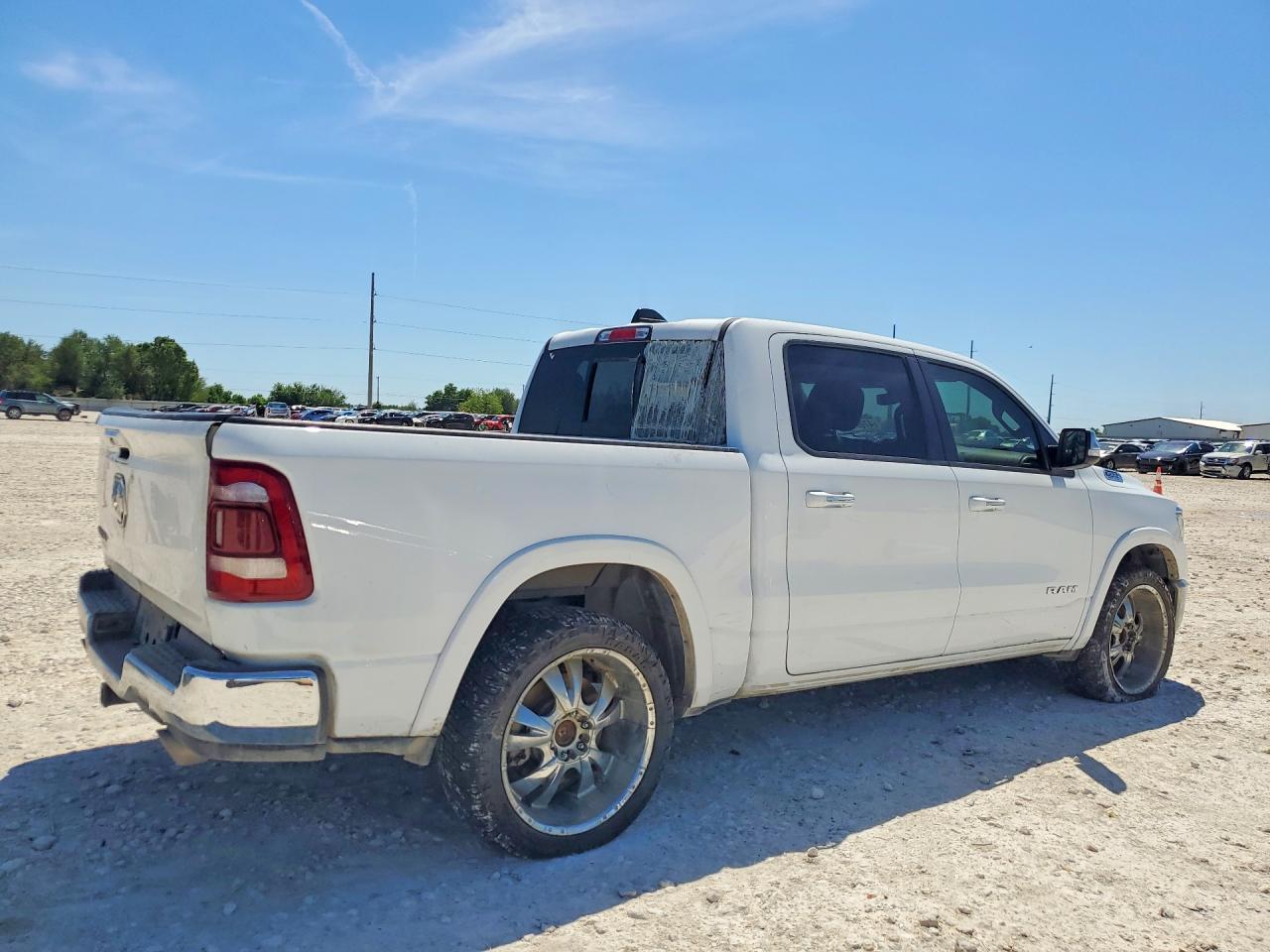 2022 Ram 1500 Laramie - Фото 3