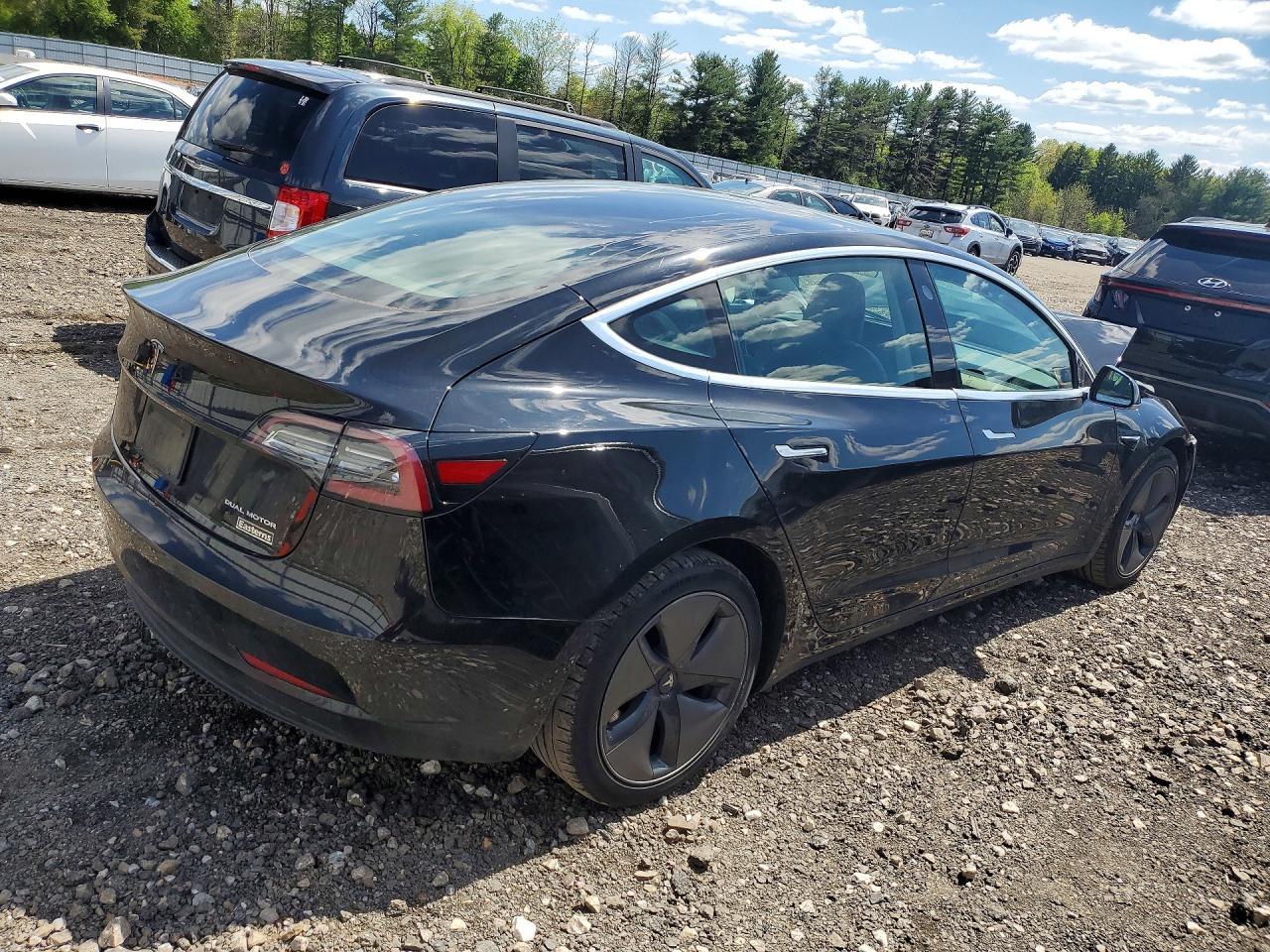 2019 Tesla Model 3 - Фото 3