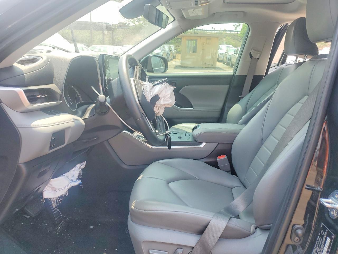 2022 Toyota Highlander Xle - Image 7