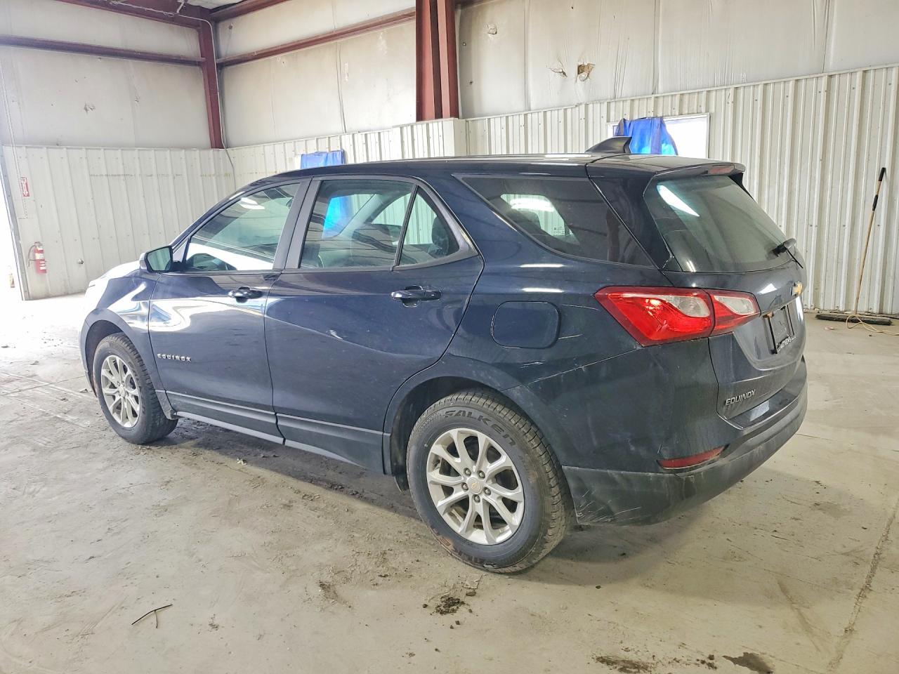 2021 Chevrolet Equinox Ls - Фото 2