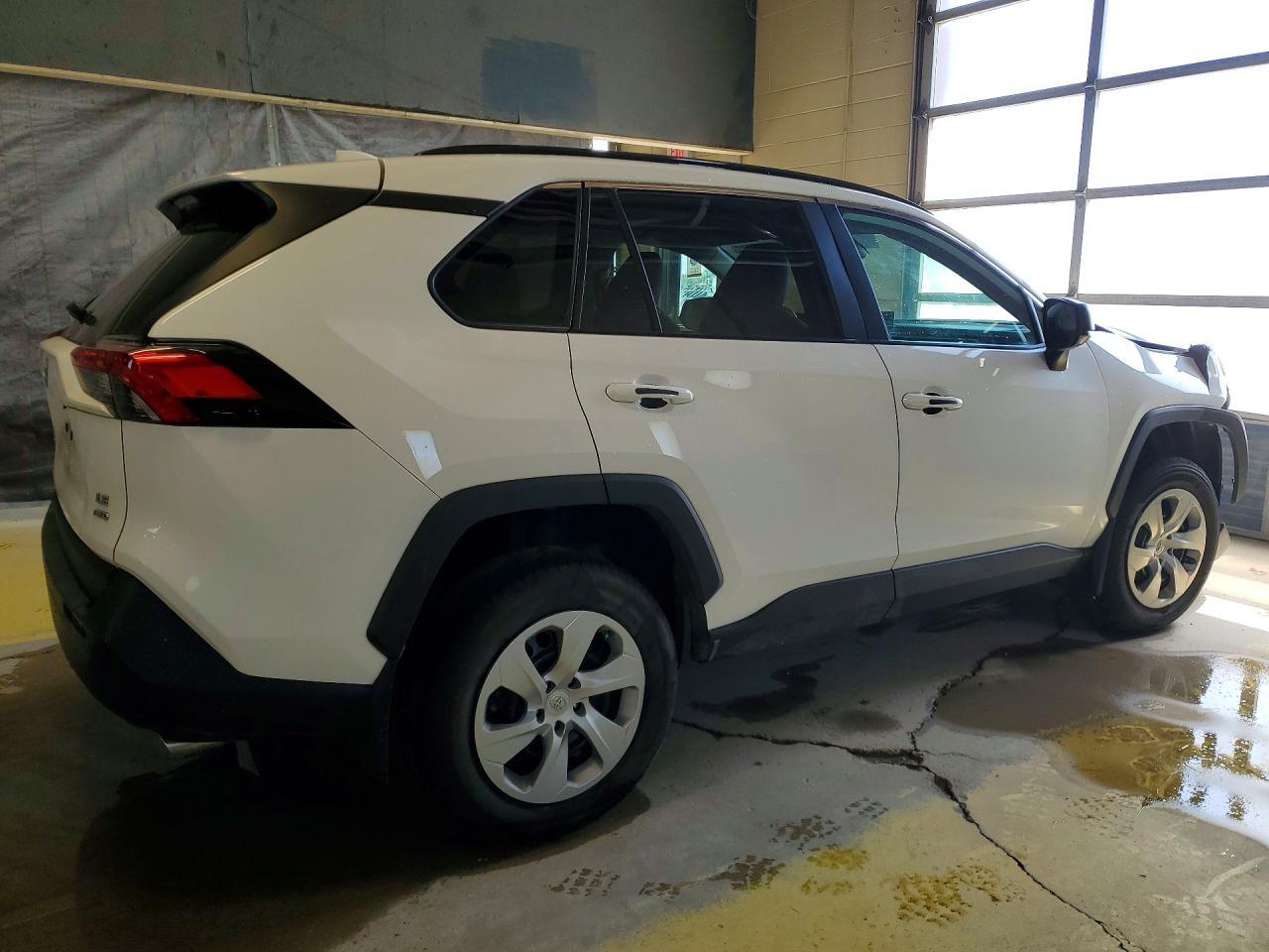 2019 Toyota Rav4 Le - Image 3