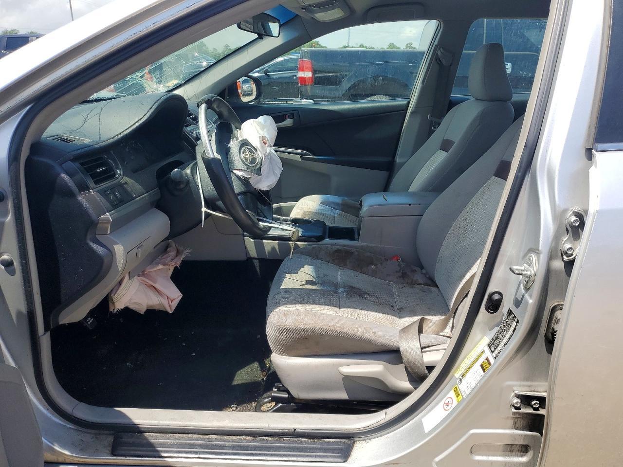 2012 Toyota Camry L - Фото 7