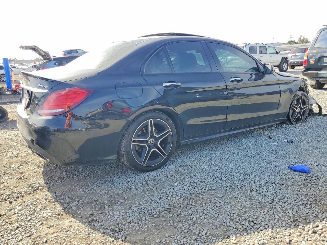 2020 Mercedes-Benz C 300 - Фото 3