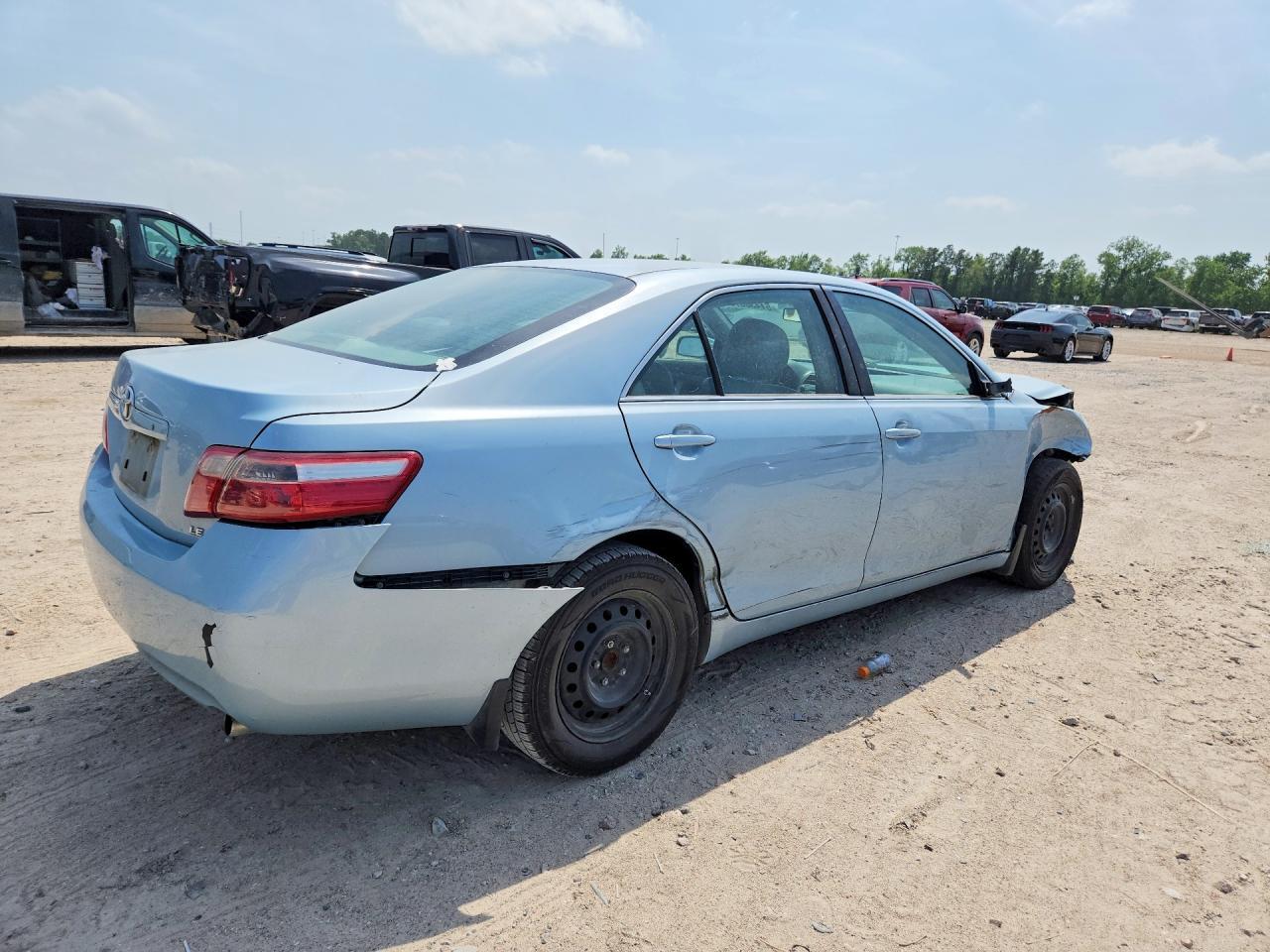 2007 Toyota Camry Le - Фото 3