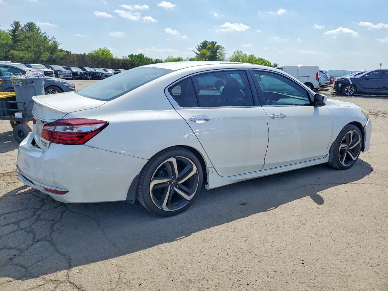 2017 Honda Accord Sport Special Edition - Фото 3