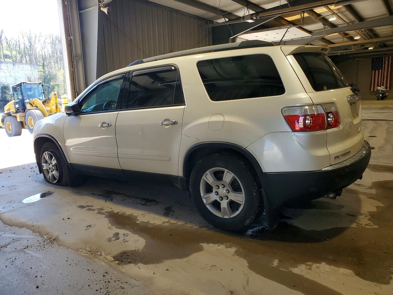 2012 GMC Acadia Sle - Image 2