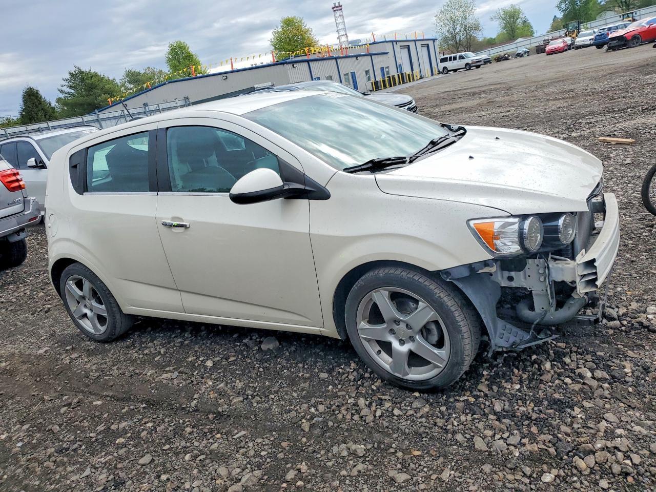 2015 Chevrolet Sonic Ltz - Image 4