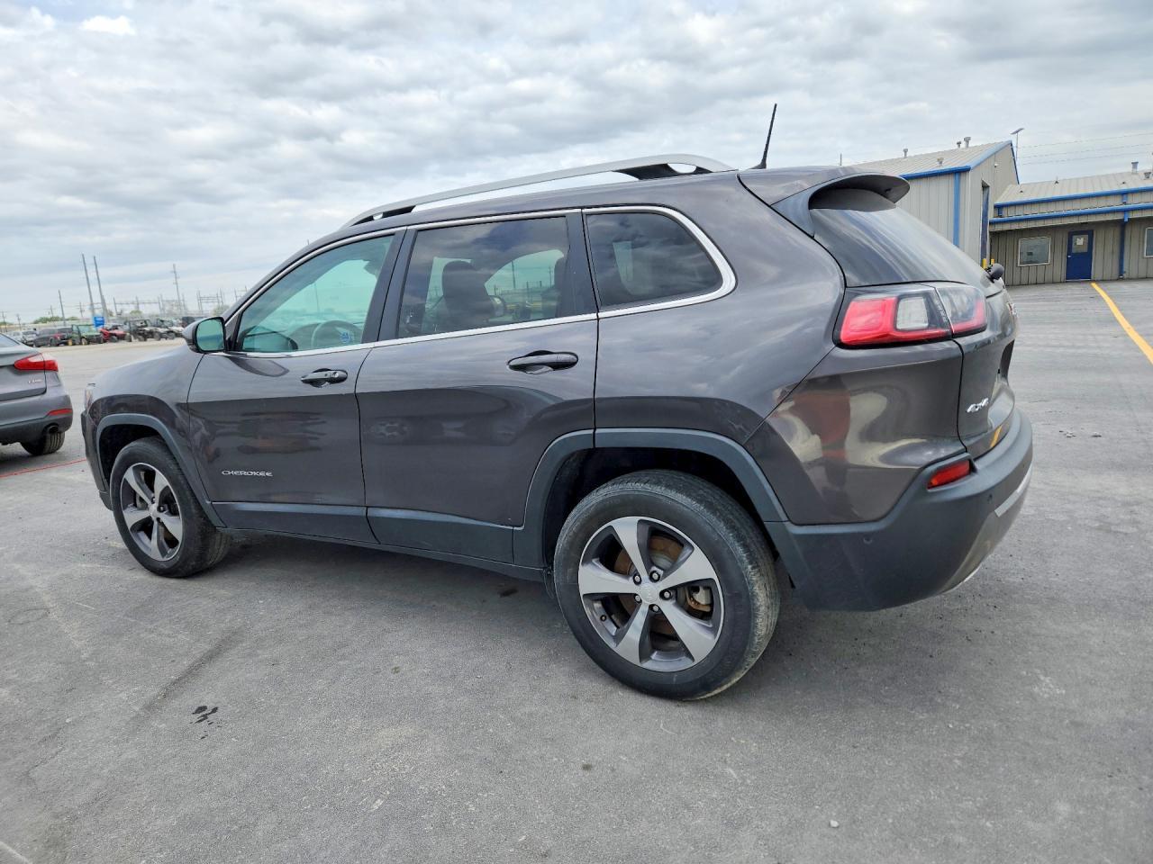 2019 Jeep Cherokee Limited - Image 2